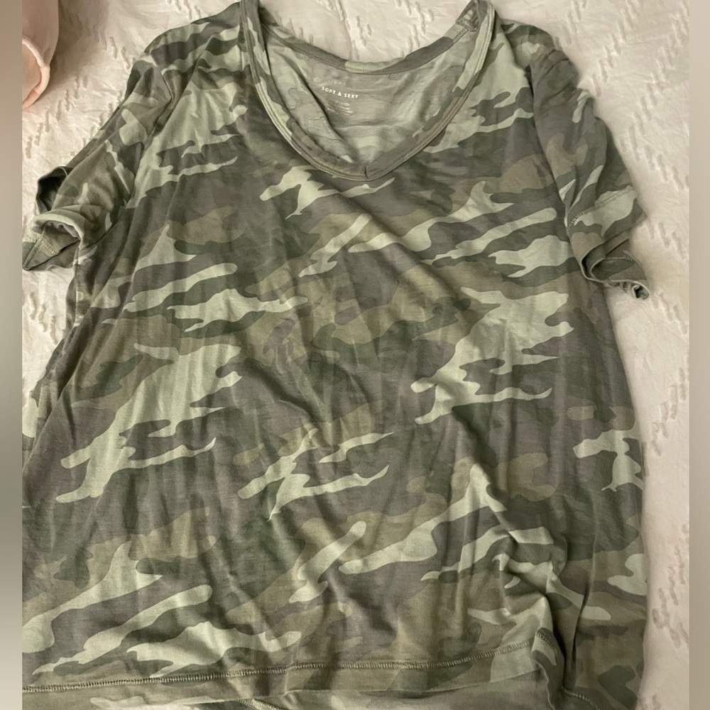 American Eagle Soft & Sexy Tee